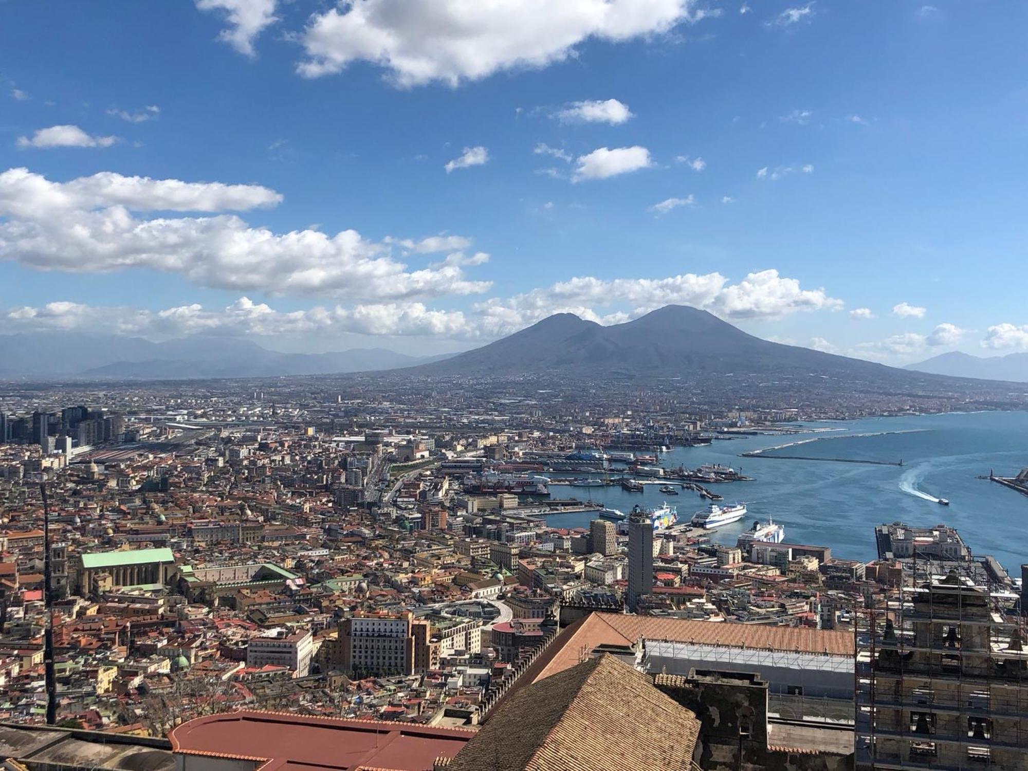 Toledostop Naples Extérieur photo View of the city of Naples
