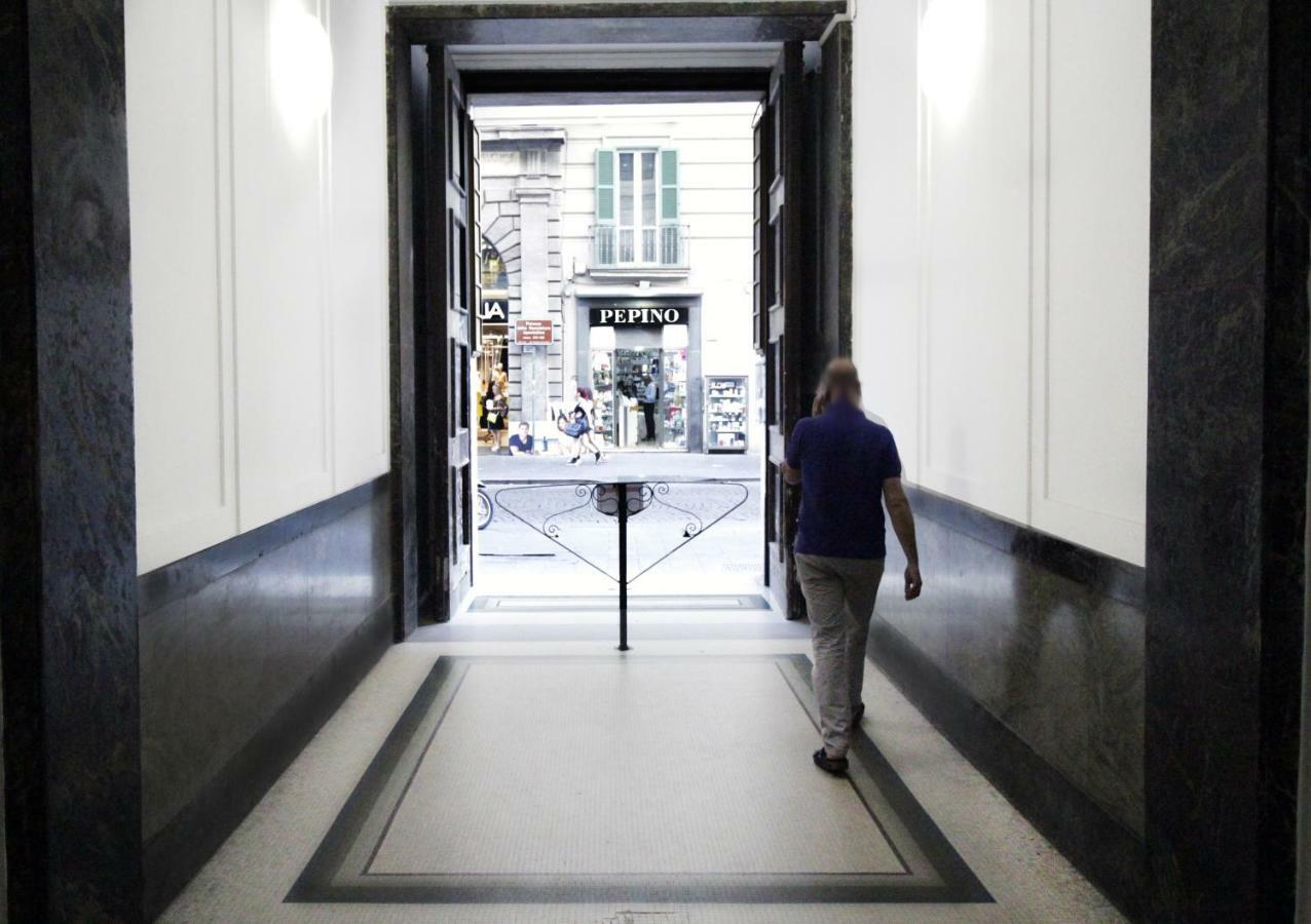 Toledostop Naples Extérieur photo The entrance to the gallery